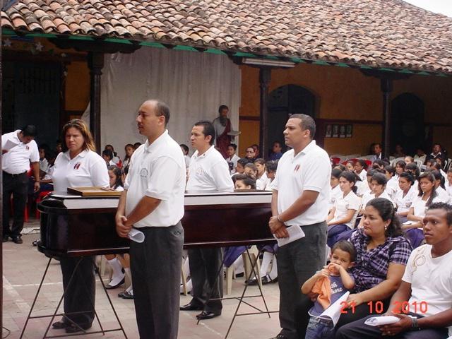 Maestros en guardia de honor por Ana Salvadora
